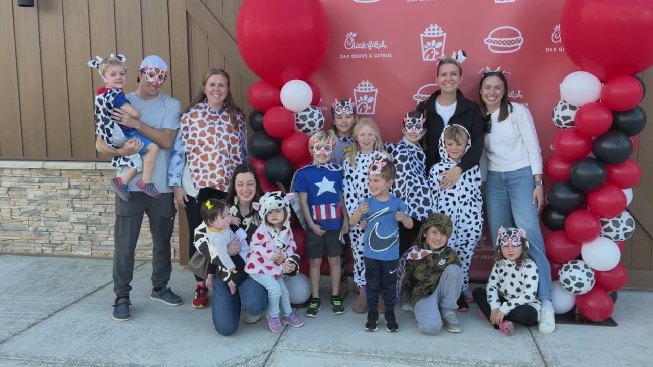 Walnut Creek Chick-fil-A opening draws enthusiastic crowds