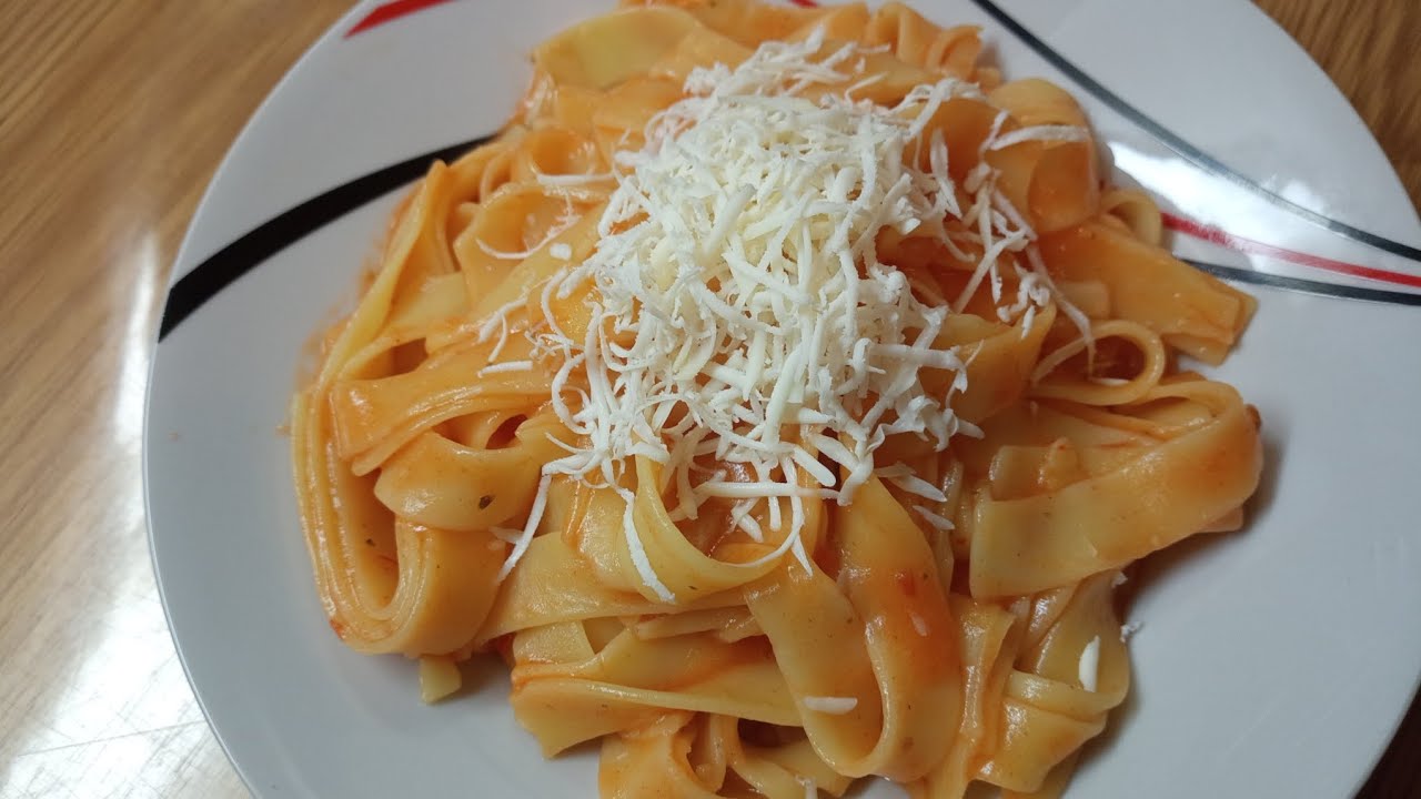 Rezanci u paprika,paradajz sosu.Veoma ukusno👍