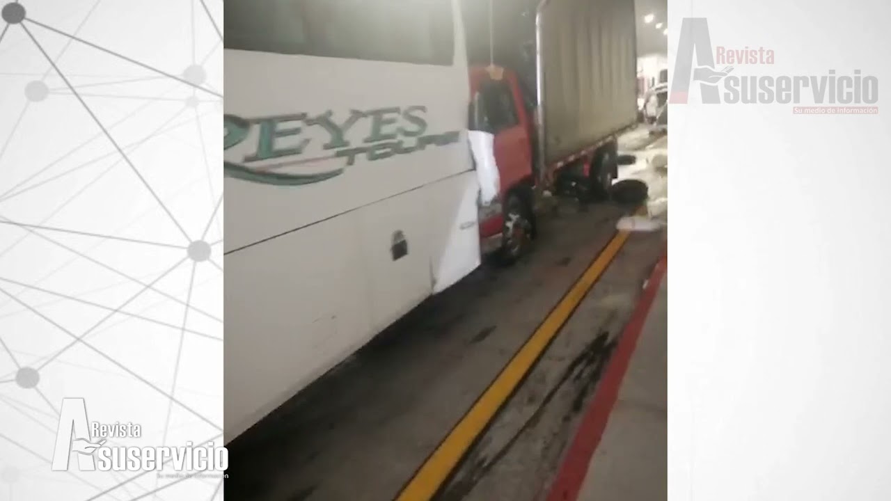 Violento accidente en t&uacute;nel