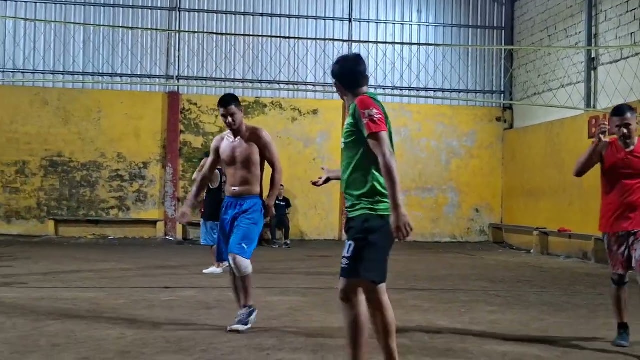 En el templo del voly tungurahua santo domingo TRÍO GARCIA MECHAS vs TRÍO MELLIZOS 