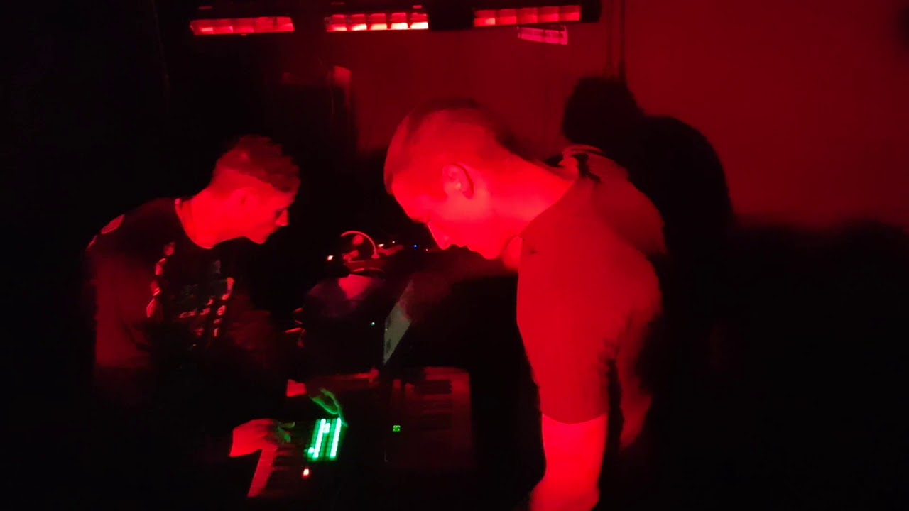 Schwefelgelb - Fokus, Schwefelgelb - Das ärmellose Hemd (Live @ The Cause, London - 22-23 06 2019)