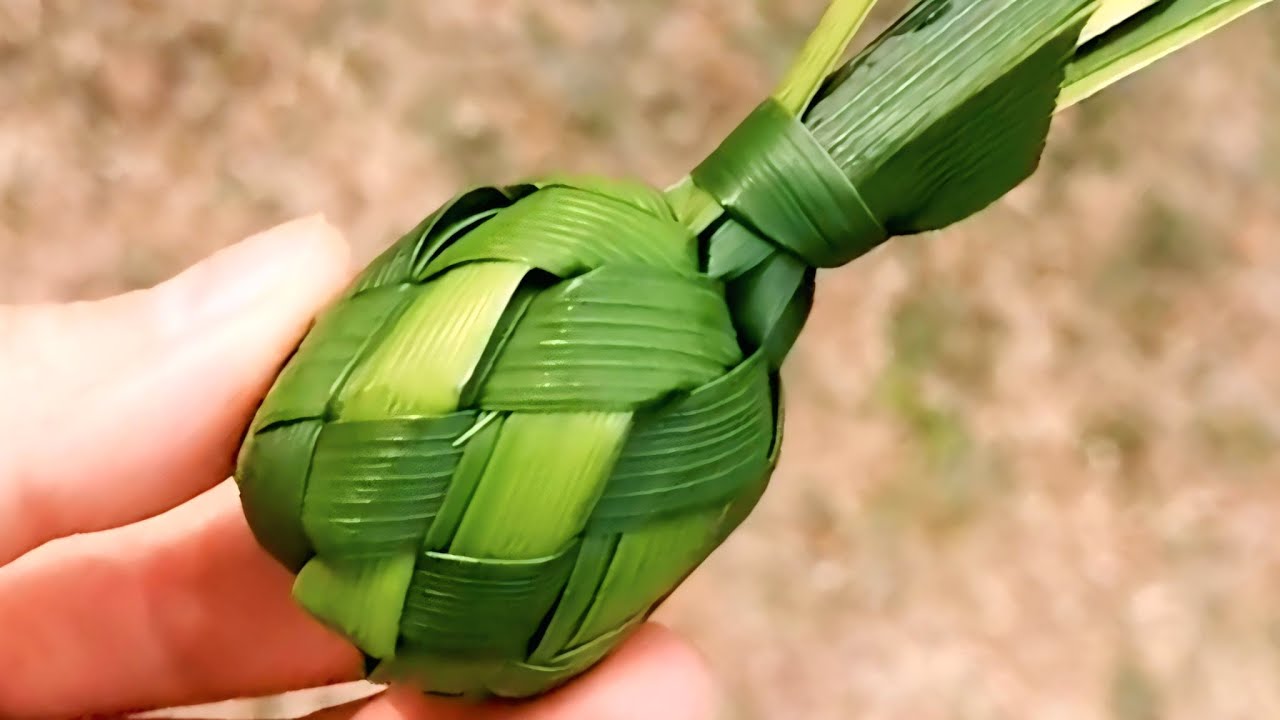 Palm Leaf Weaving Art | Handmade Natural Craft | Creative Decoration Idea | #amschool 