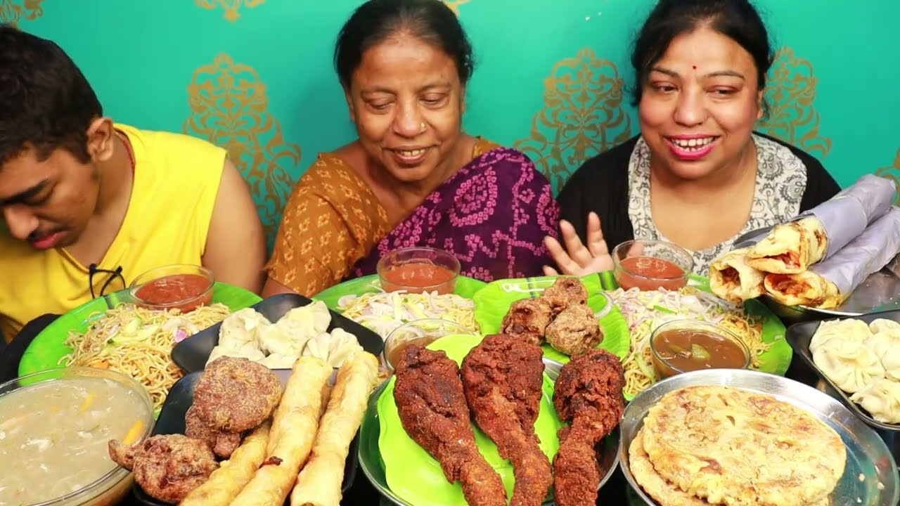 Big bites Eating|chawmin momo sefali eggroll fried chicken tangri pokoda|stree food Mukbang|ASMR 