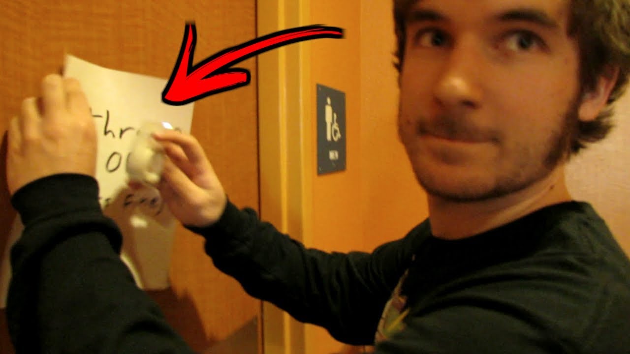 TACO BELL BATHROOM PRANK | Fur