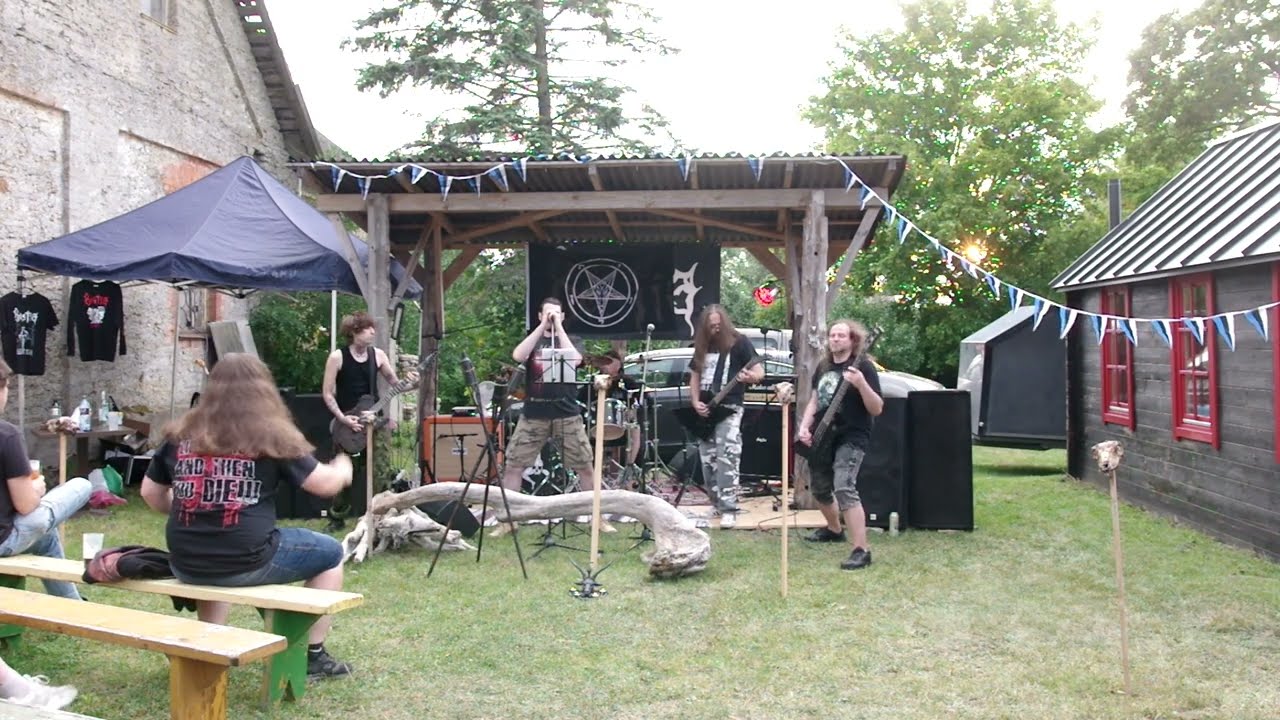 The Tyrants - Circle Of The Tyrants (Celtic Frost cover) live in Voka.