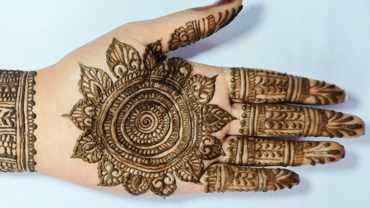Mandala mehndi design✨🌿. Easy and beautiful 😍 mehndi design #heenart #mandala mehndi design 🌿
