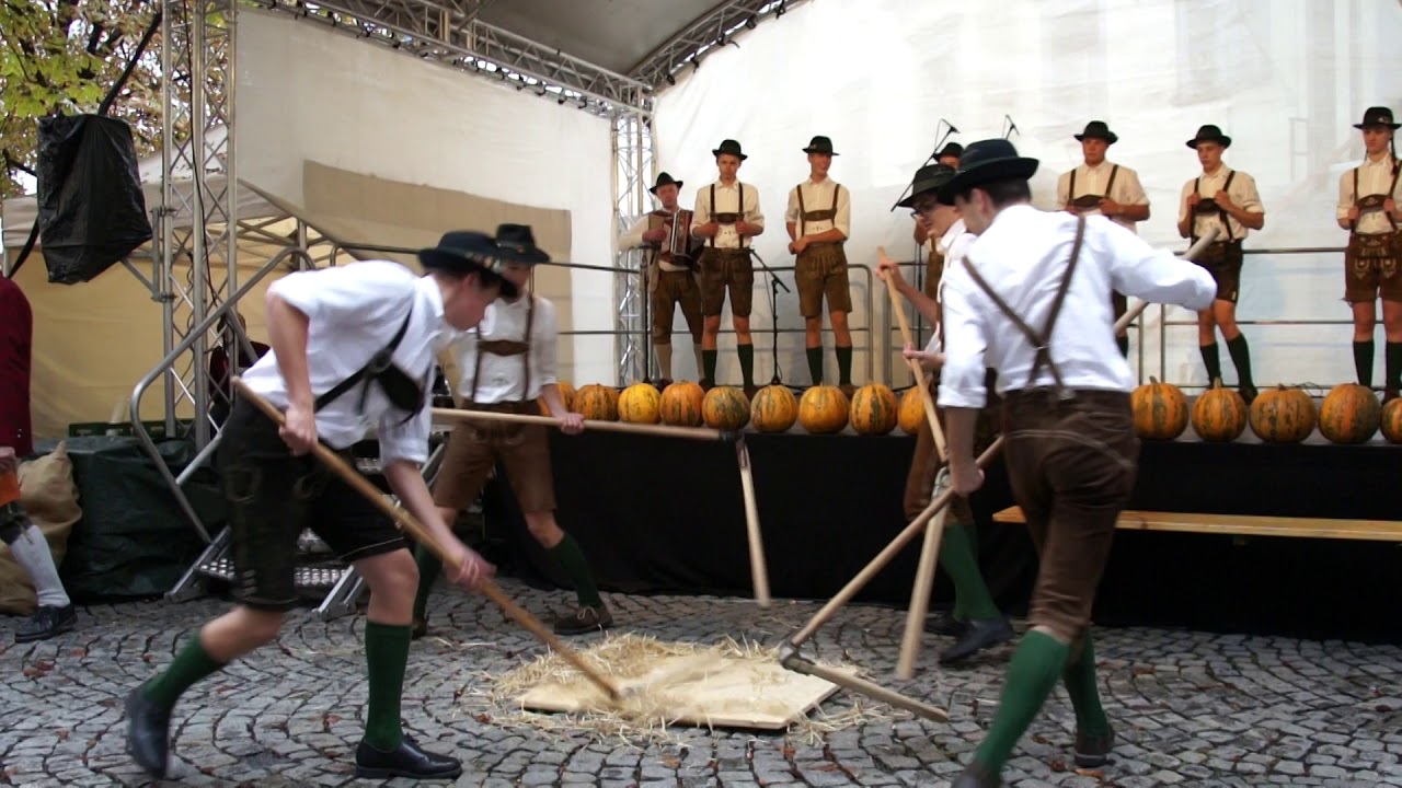 Junge Vorauer Schuhplattler Aufsteirern 2017, Graz, 52-1 &copy; OlmHERZ