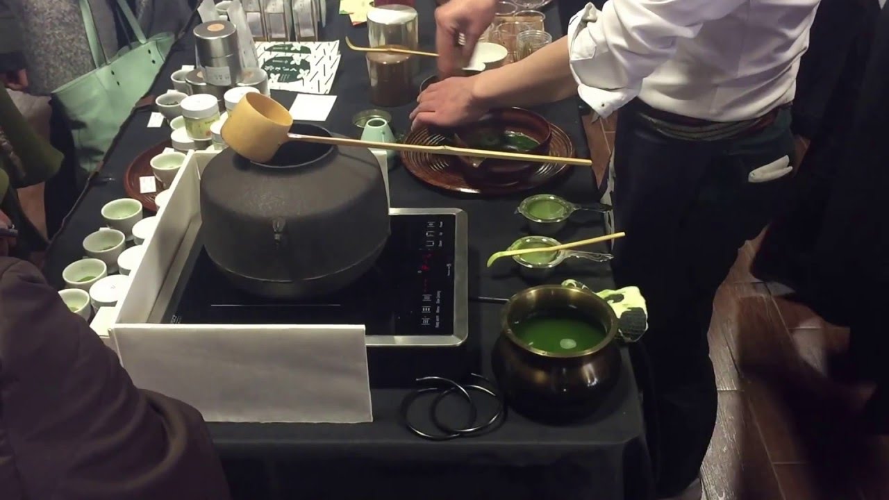 Ippodo Tea Master Making Ceremonial Matcha
