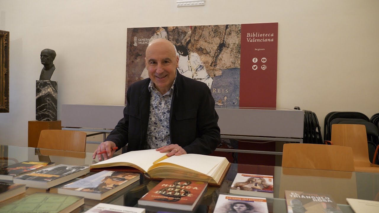 Silvestre Vilaplana en la Biblioteca valenciana