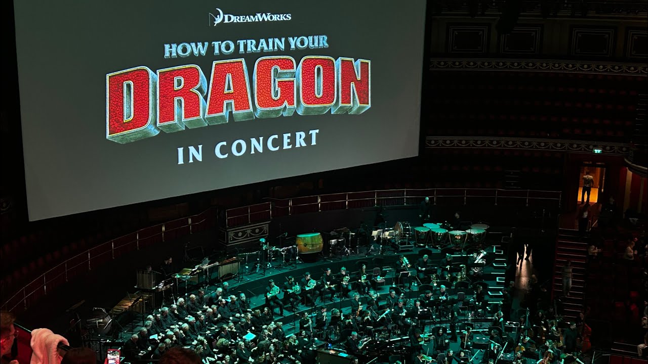 How to Train your Dragon Live Orchestra - End Credits + Orchestra Bows 