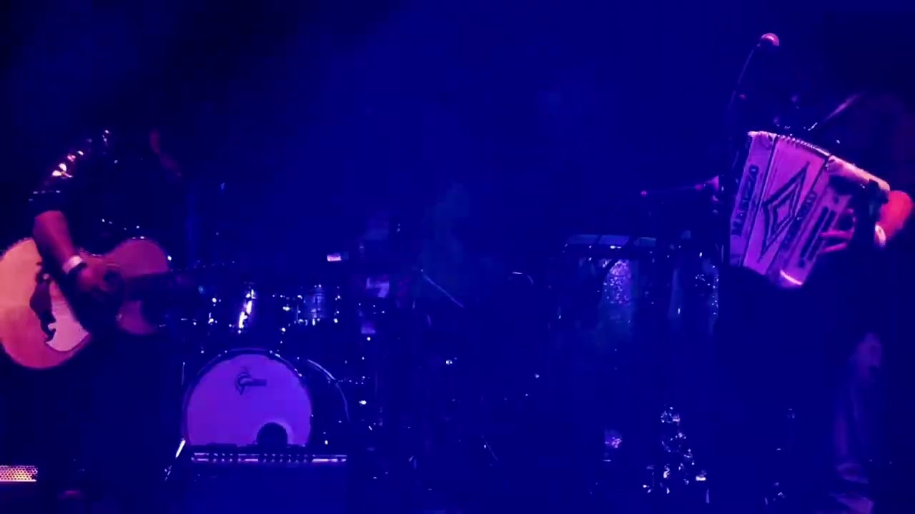 Masizzo - “Me Hace Llorar” live Oyster Bake 2022