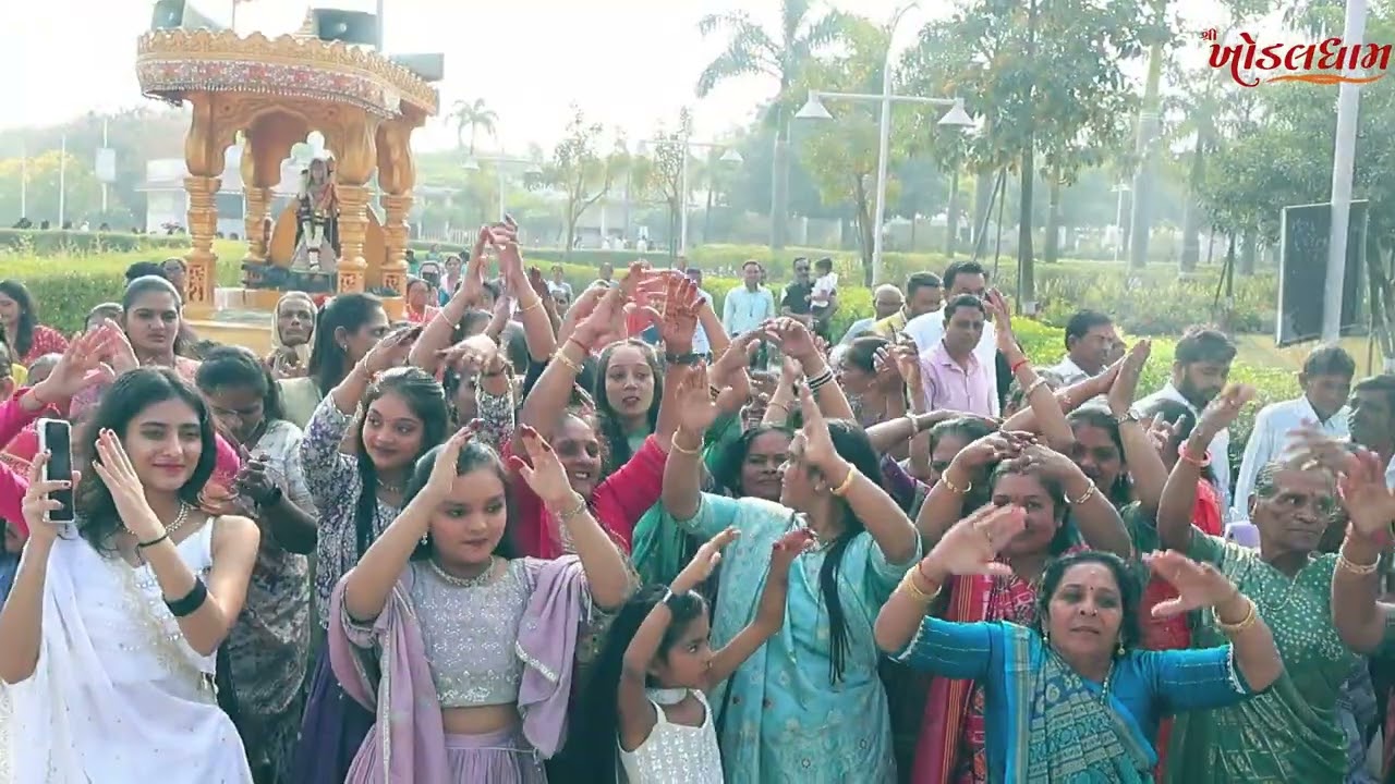 શ્રી ખોડલધામ મંદિર ધ્વજારોહણ..