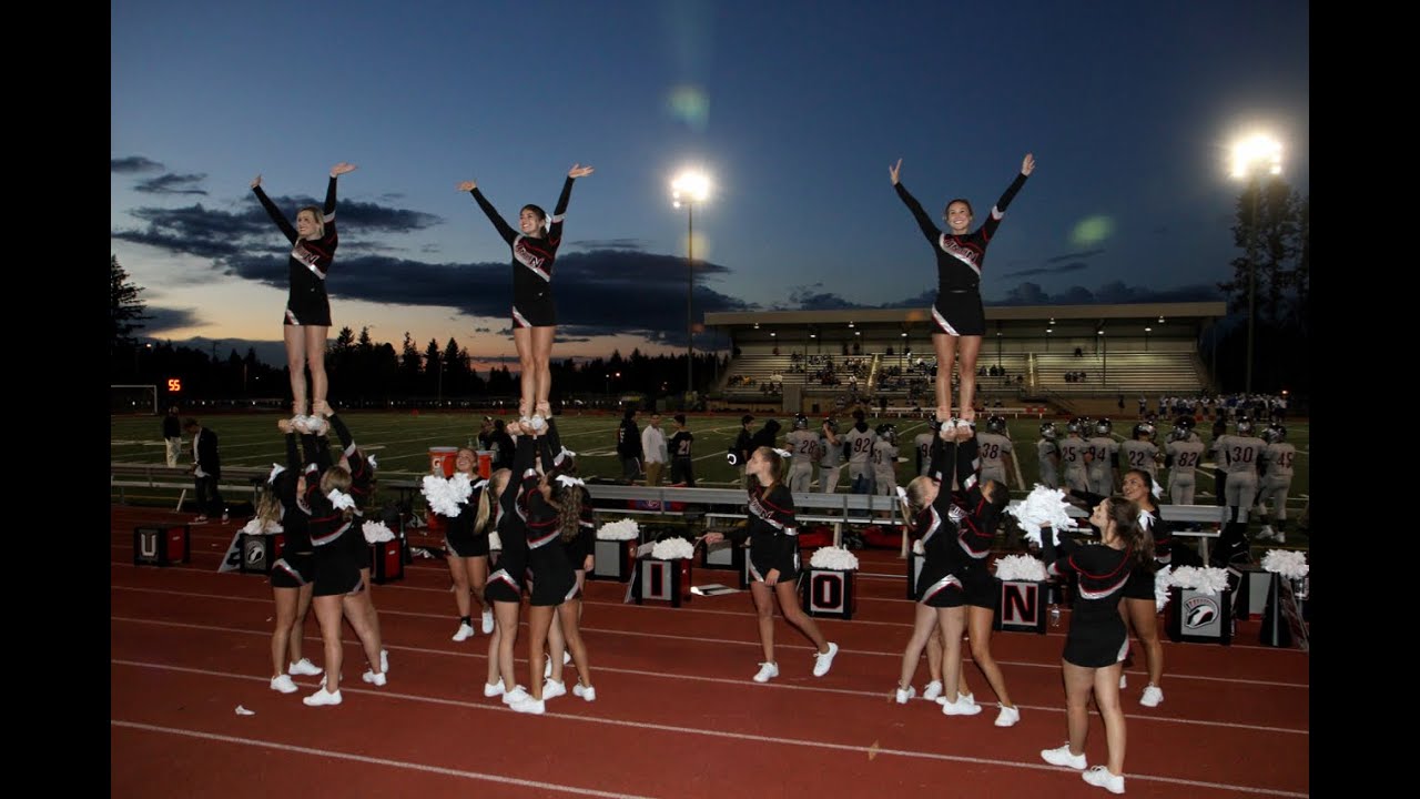 2015_09_04 UHS Cheer at Varsity Football vs Federal Way