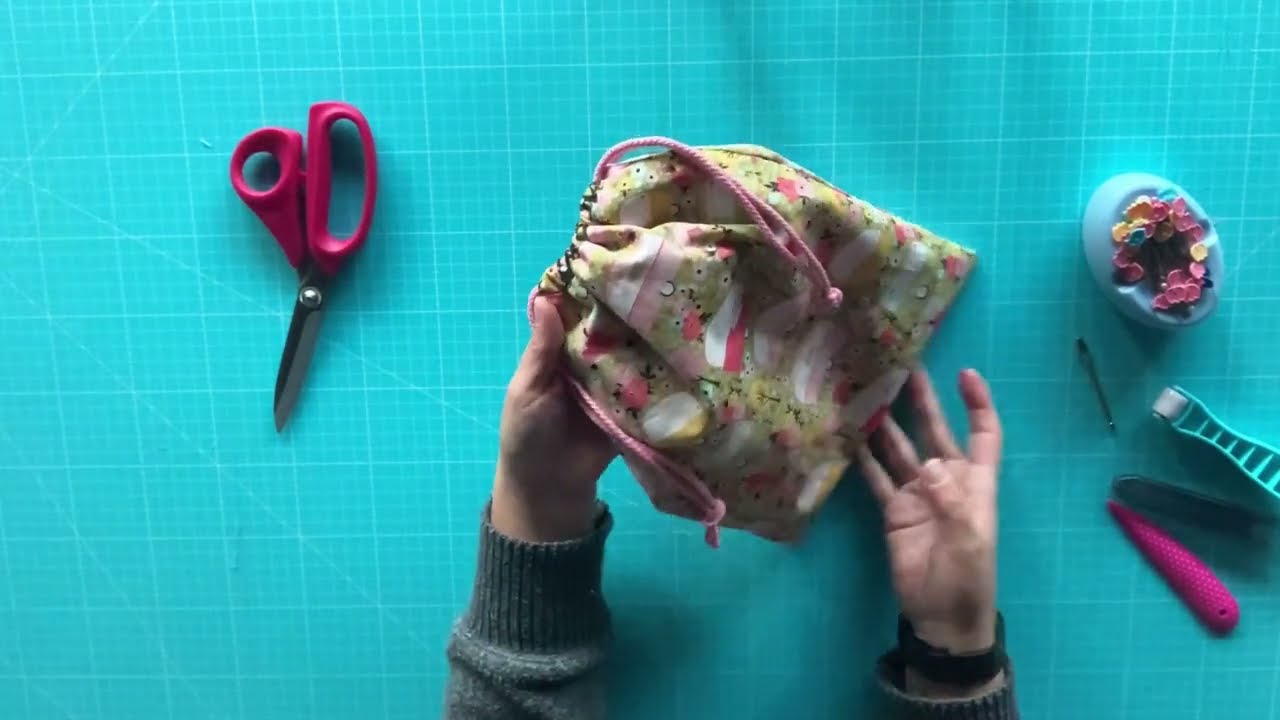 Taleigo ou saco com fecho de cordão