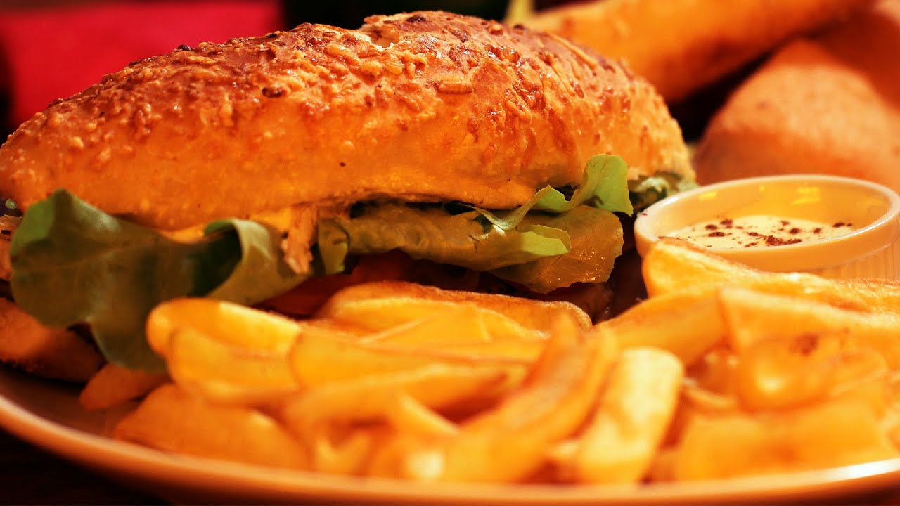 Receita de Chivito com Batata Canoa McCain - Sanduba Insano