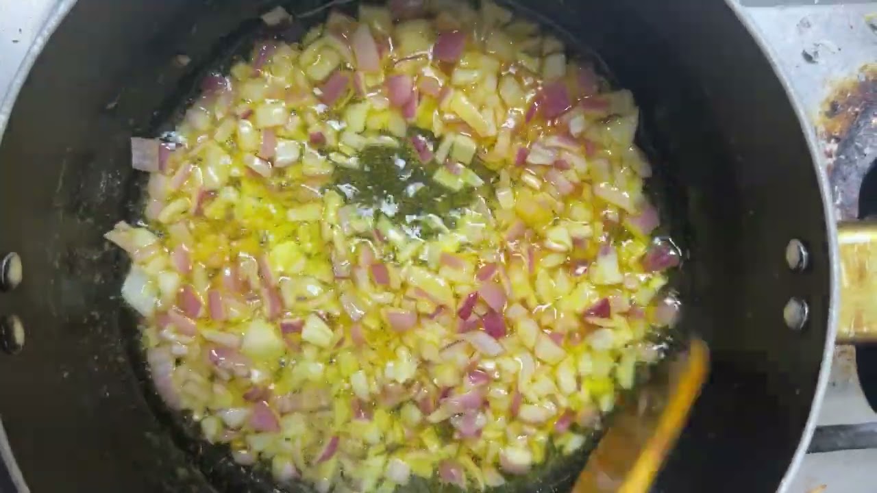 టేస్టీ మీల్ మేకర్ కర్రీ ఇలా చేయండి | Hotel Style Meal Maker Curry Recipe | Soya Chunks Curry #viral 