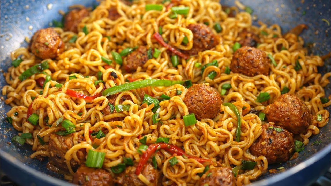 ऐसी मैगी जो पहले कभी न खायी होगी।Fast & Yummy | Beginners Friendly | Roliz Kitchen