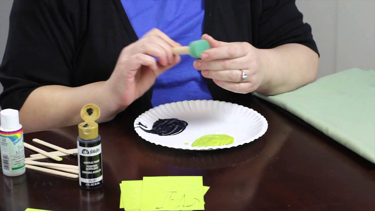 DIY Couples Pillowcase With Fabric Paint : Craft Projects With Paint