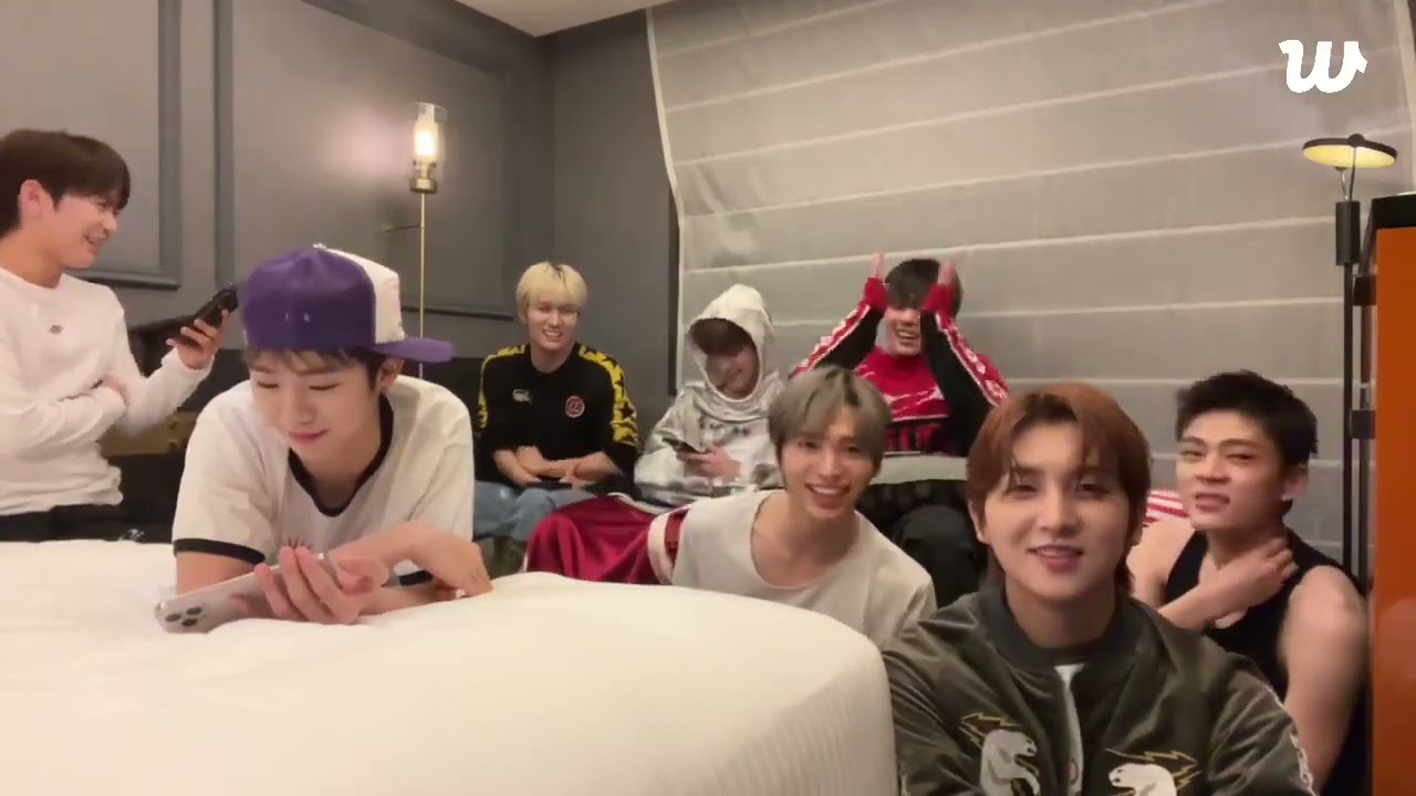 라스트 데ㅔㅔㅔ이☺️ | WHIB Weverse LIVE [SUB] 241110