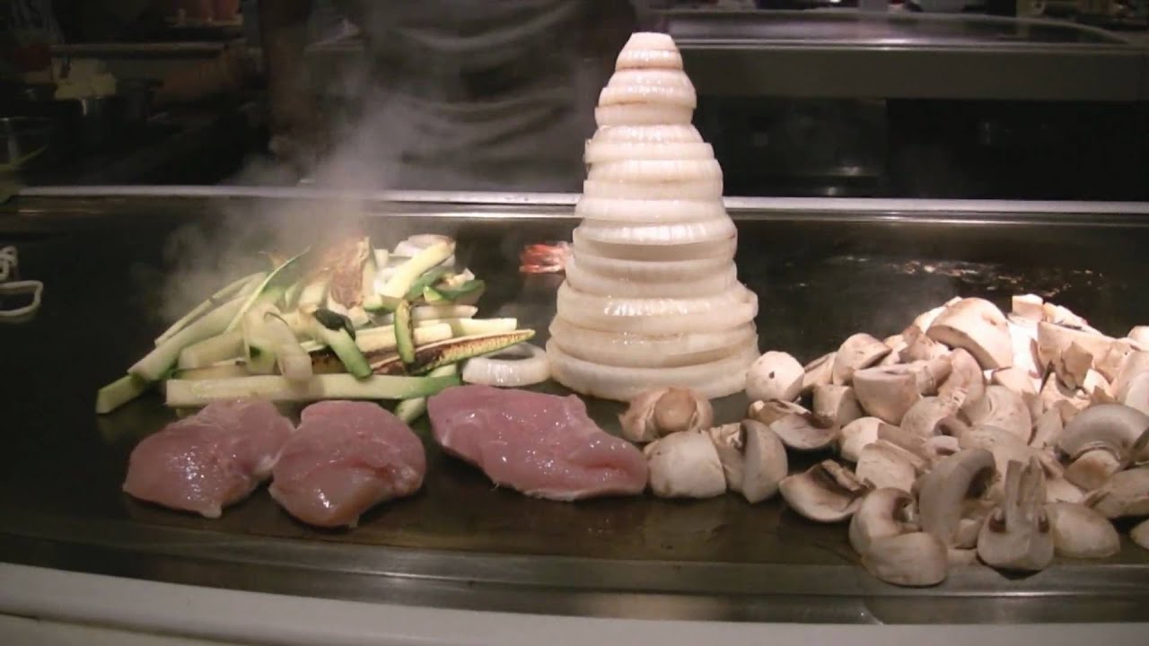Teppan Edo Restaurant at Epcot in HD - Walt Disney World, Florida - Cooking Demo