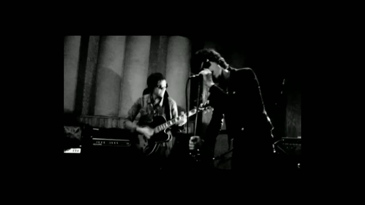 Groove Is In The Heart / California Girls - Crocodiles