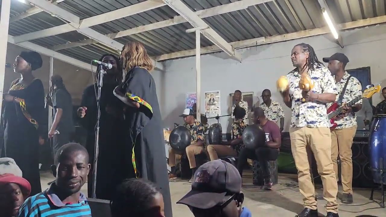 Gwindingwi rine shumba inoruma - Kurai Makore Chimurenga Music Live at Zebra Village Mbare