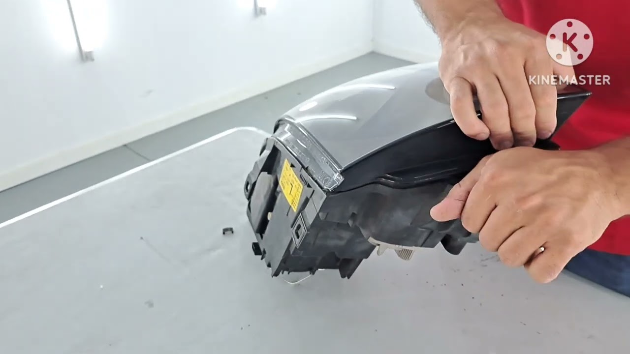 como desarmar un faro de coche para modificar o pintar por dentro (audi tt mk1)