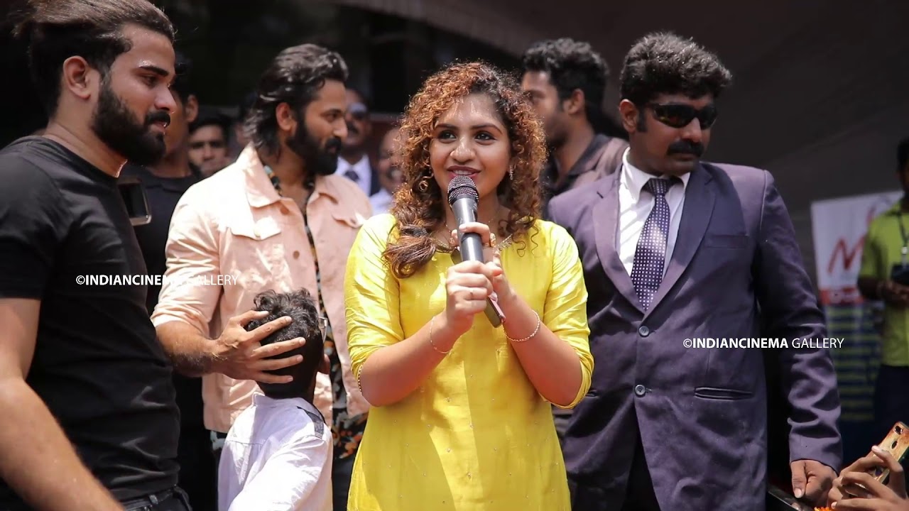 ചേട്ടന്മാരൊക്കെ വെയിലത്തു നിൽക്കുവല്ലേ  I Unnimukundan & Noorin Viral Speech