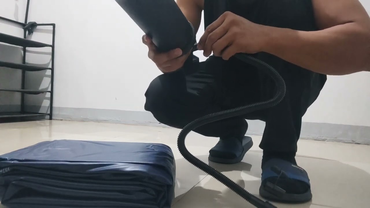 Air Bed w/ manual pump set-up