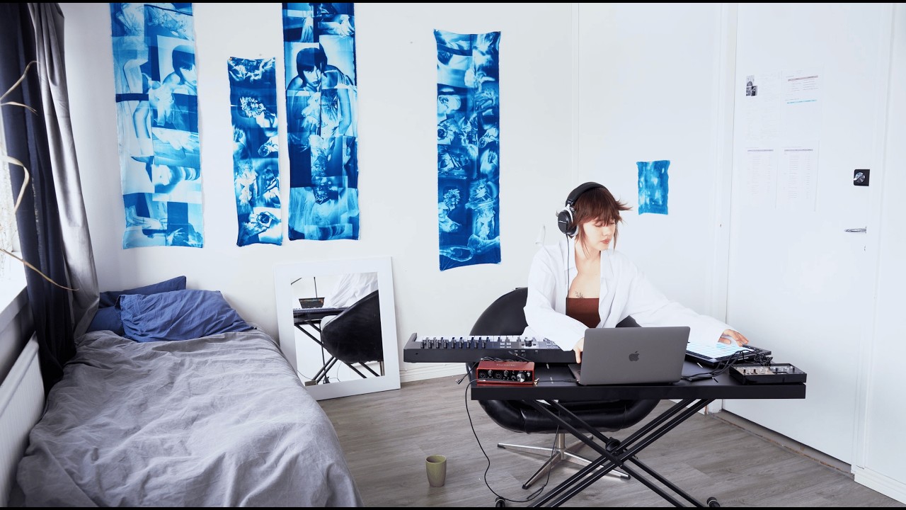 bedroom industrial ambient in blue tonesཐི༏ཋྀ