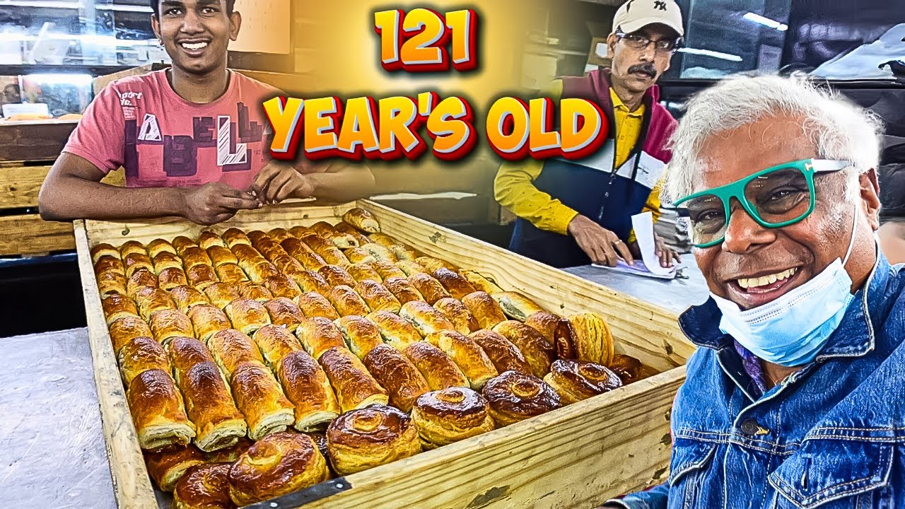Famous 121 Years Old Nahoum's Bakery In Kolkata 🍞❤️