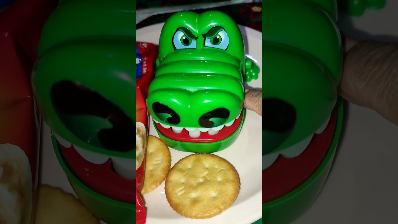 Super Angry Crocodile Eating Fita Biscuits  #mukbang #eating #viral