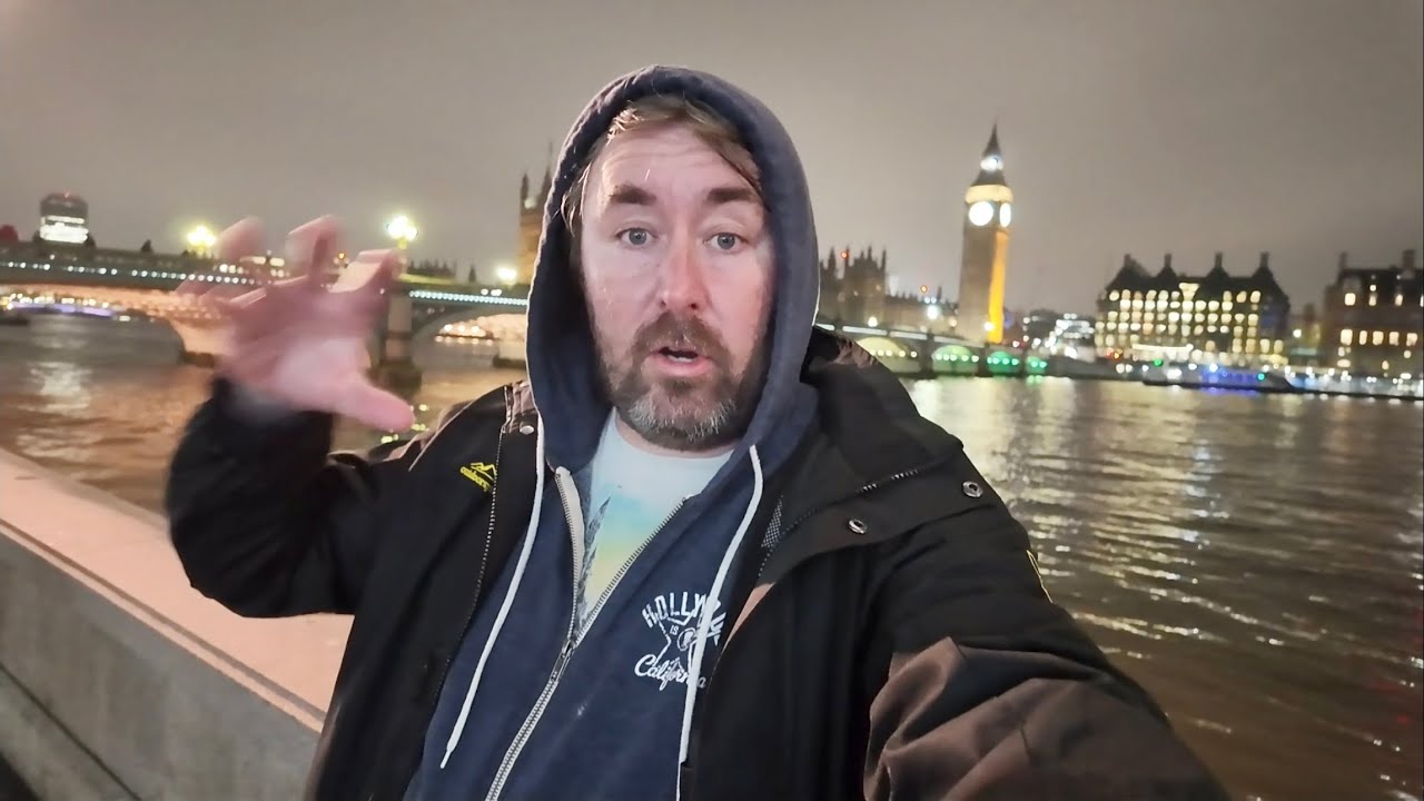 My Arrival To London England -Visiting Big Ben & Walking Around Piccadilly Circus / Underground Tube
