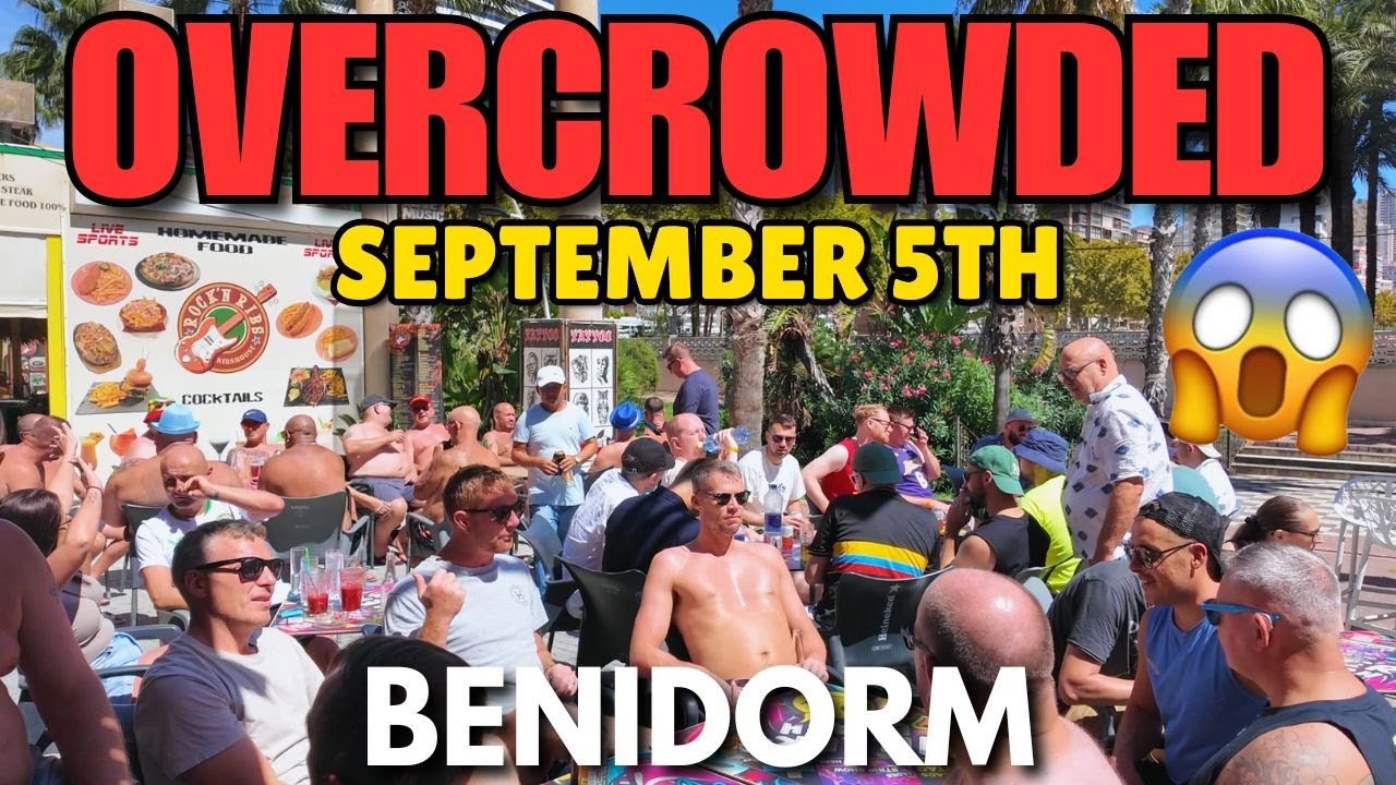 Benidorm - RAMMED Pubs, Bars & Crowded Levante Beach! 😱🍺┃MAD Holiday Atmosphere!