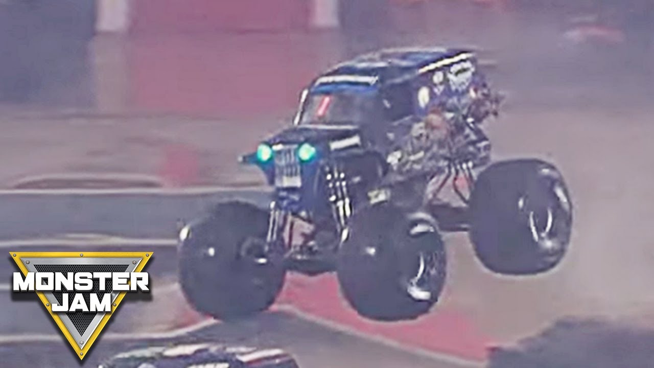 Monster Jam World Finals XXI - Racing Finals - Grave Digger VS Son-uva Digger | Monster Jam