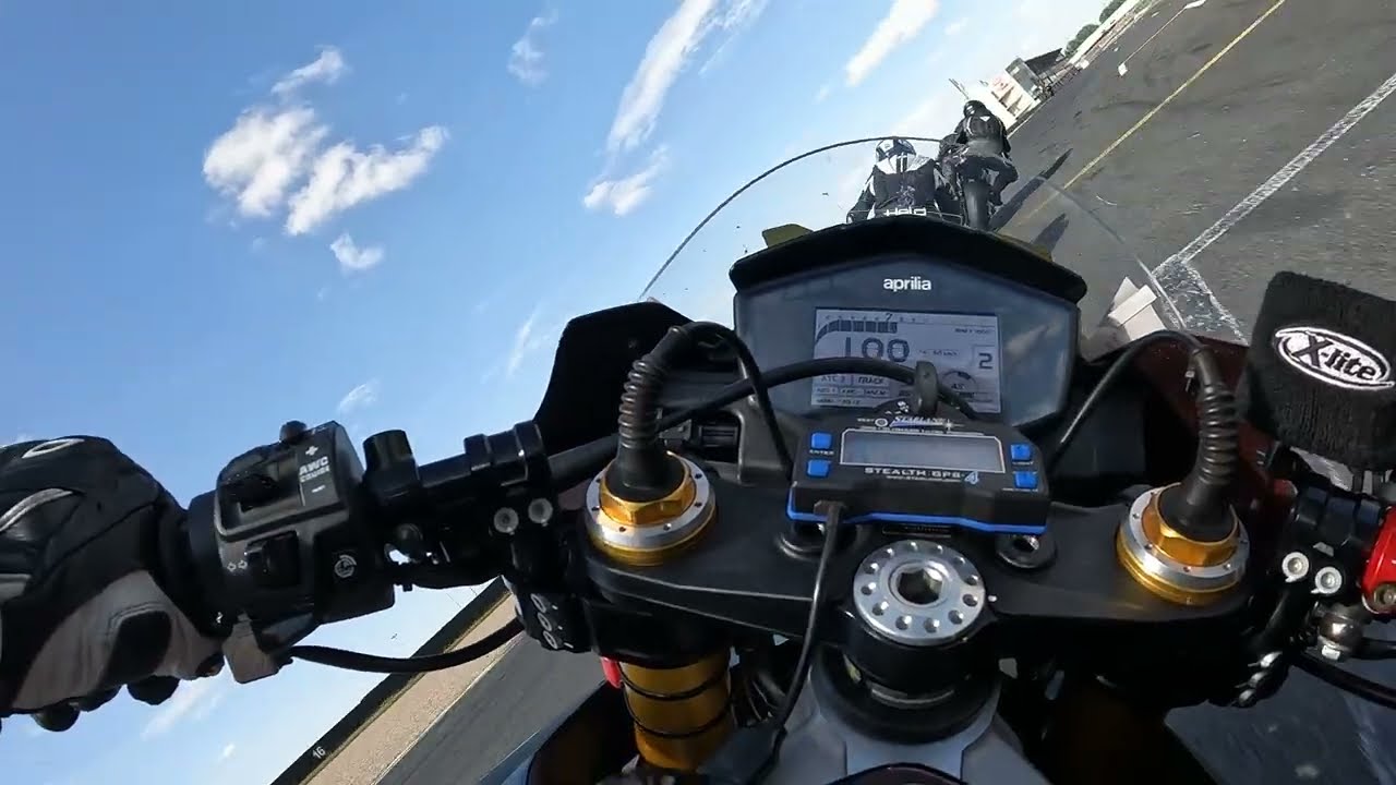 Oschersleben Onboard Motorrad / 17.07 Aprilia Tuono V4 Factory Free Practice