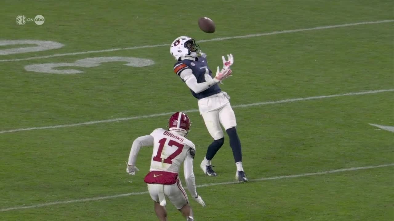 IRON BOWL CHAOTIC ENDING 😱 Auburn's fumble proves costly as Alabama hangs on | ESPN College Football