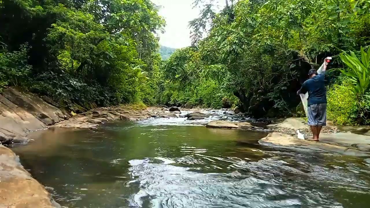 adventure fishing Indonesia petualangan menjala ikan disungai yang jernih