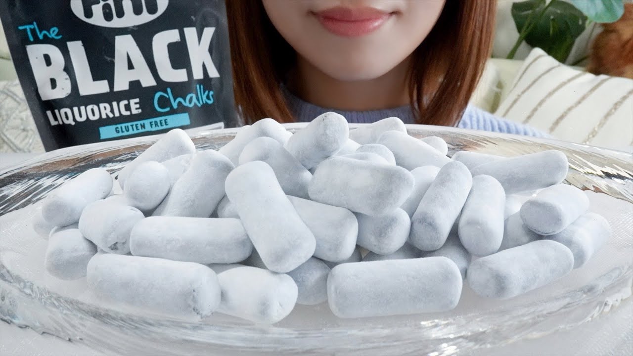 【咀嚼音】食べられるチョークを食べたら中からあの世界一まずいグミが出てきて絶望【ASMR/EATINGSOUNDS】