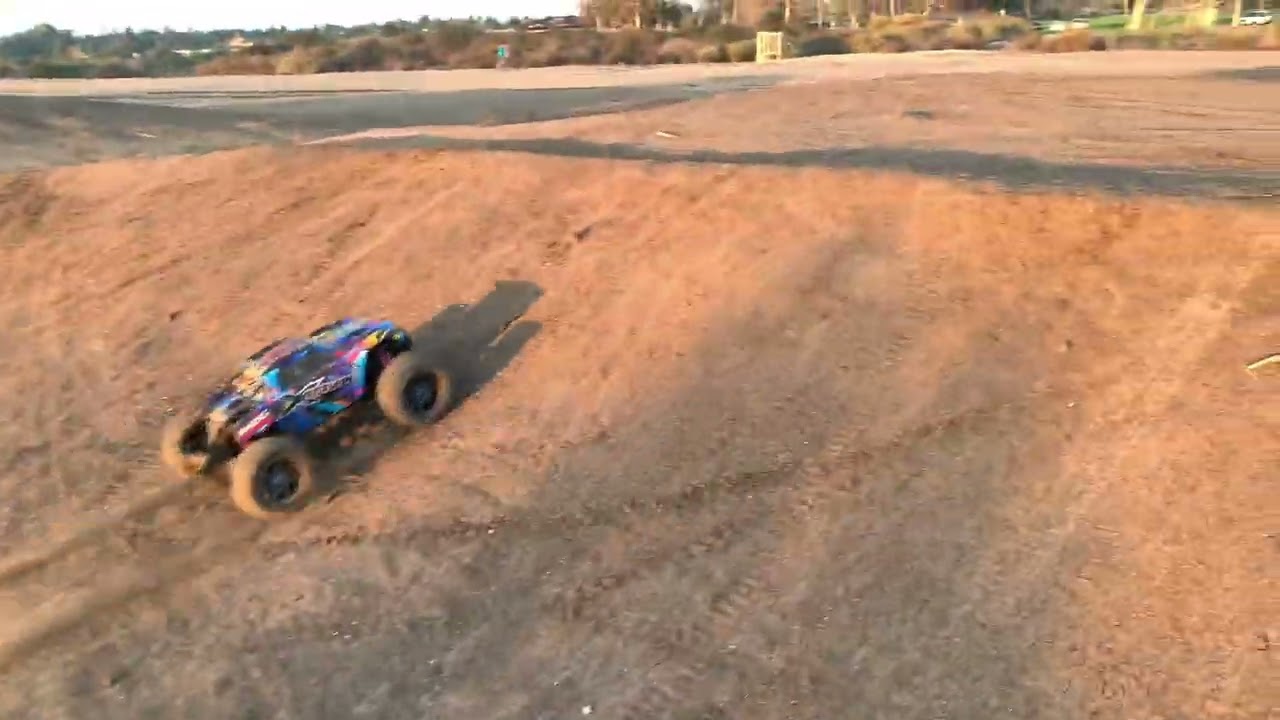 Traxxas X-Maxx 8s Mud Bash!!