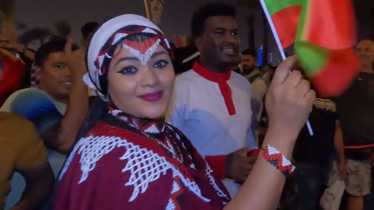 الجماهير المغربية تفجرها في سوق واقف الدوحة 🔥 MOROCCAN STORM FANS IN DOHA QATAR 🇶🇦