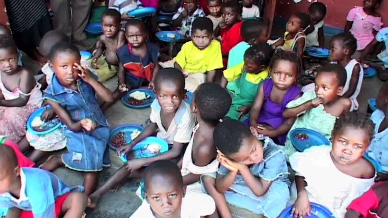 Mary's Meals Malawi - A Two Minute Taster