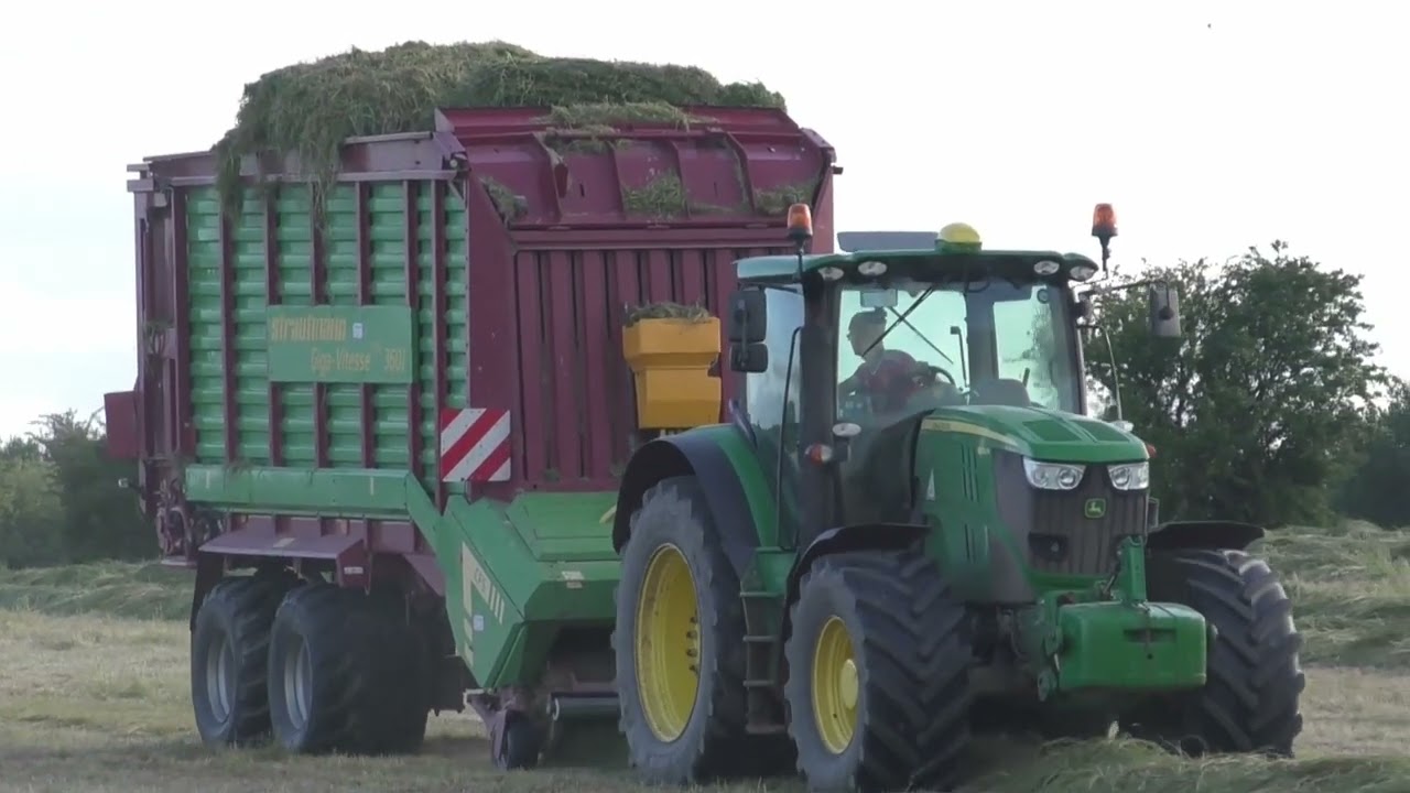 Silage 2024 John Deere 6190R & Strautmann Wagon