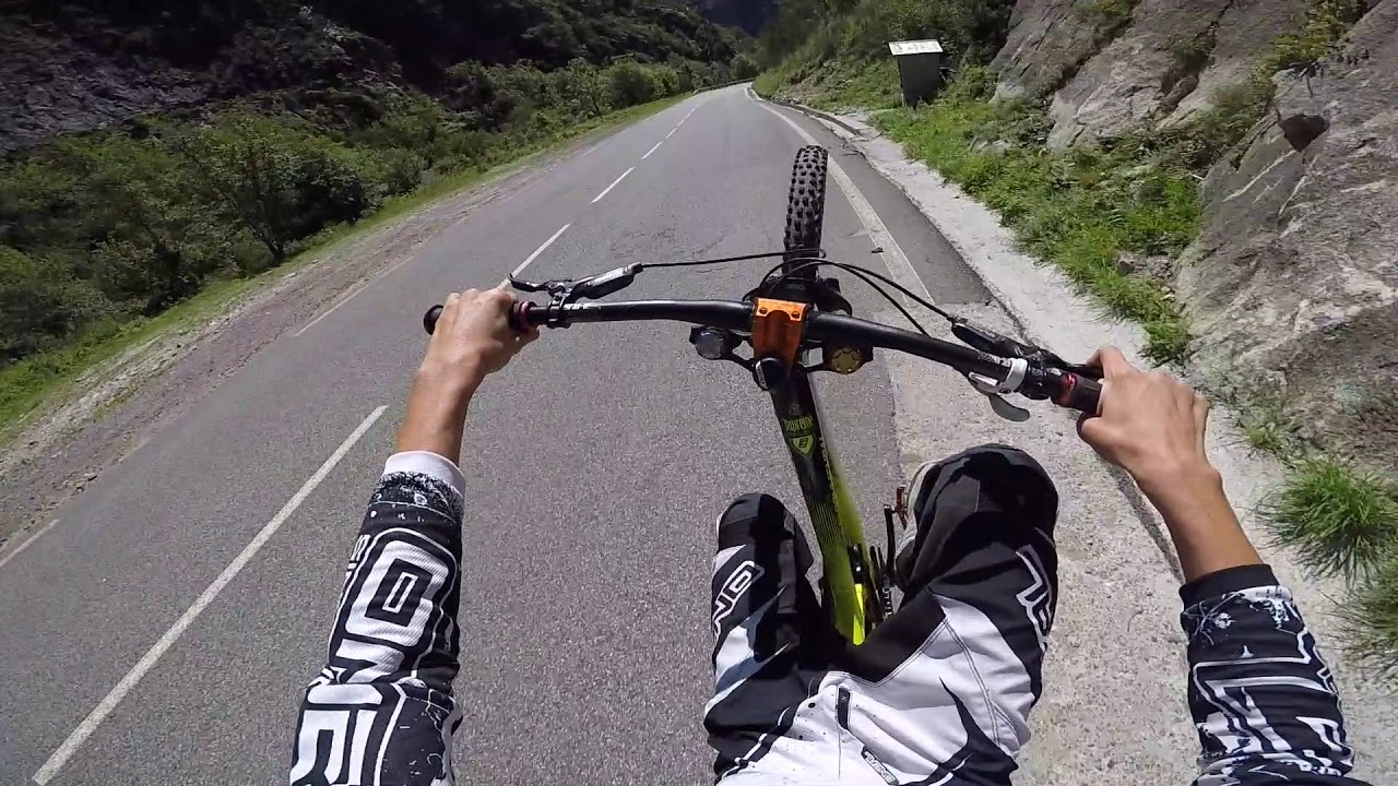 VTT Isola 2000 *PISTE NOIRE* et gros crashs ! (aïe) -HD