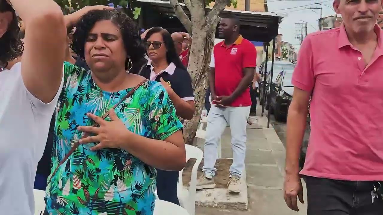 A cada distribuição da Bíblia, experiências e milagres maiores! Foi o dia de Periperi.