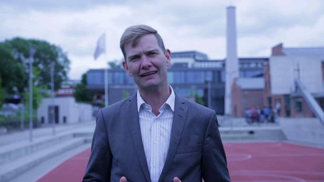 Rektor ønsker velkommen til nytt skoleår på Fyrstikkalleen skole (F21)