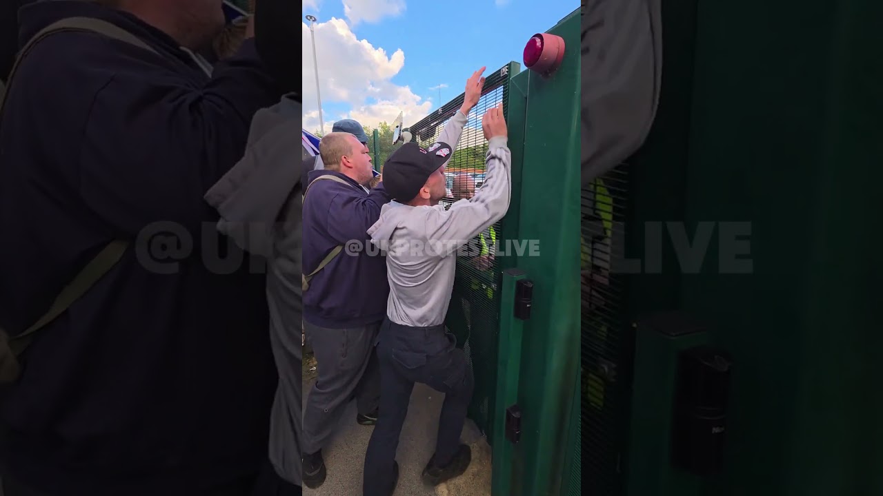 🚨 Полицейский кордон Мэнсфилда отступил