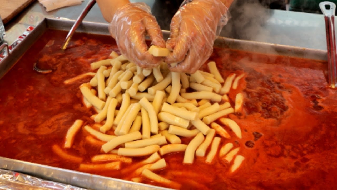 Spicy Rice Cake, This is Called Tteokbokki - Korean Street Food (トッポッキ, W&uuml;rziger Reiskuchen, 밀떡볶이)