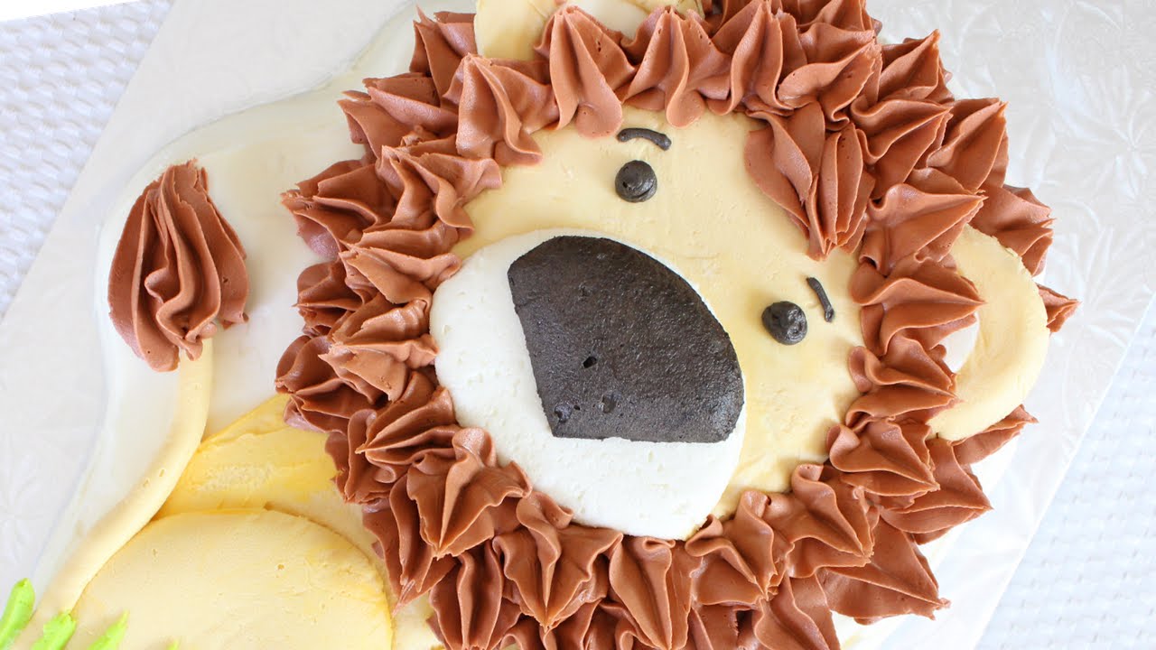 How to make a friendly lion cake using a Wilton cake pan - Buttercream Lion cake