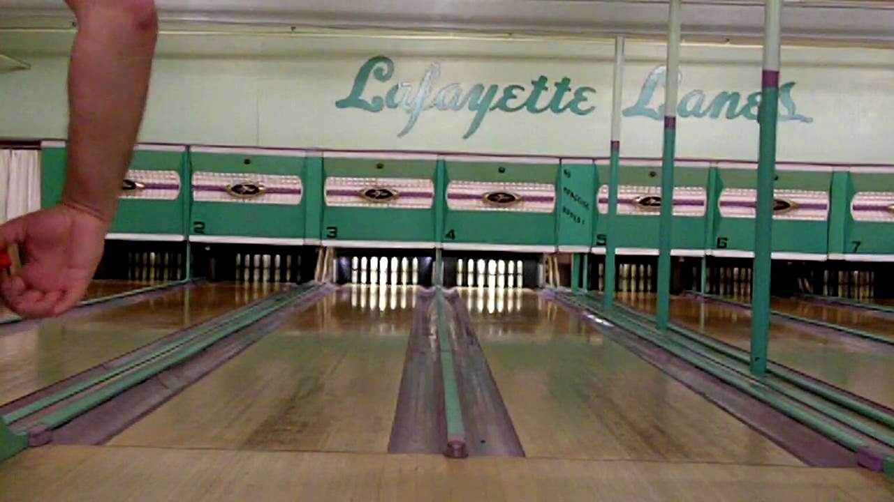 Me vs. Brian Fuller Jr. at Lafayette Lanes (11/5/09) (Game 4)